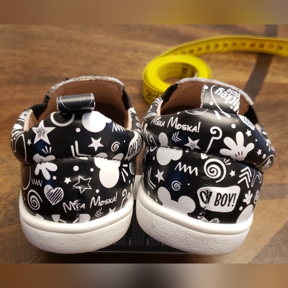 Disney Kids Shoes Mickey Mouse Black and White Size 13 - Picture 5 of 16